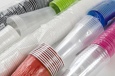 塑料餐具的多元圖景 從日常生活到全景視覺(jué)探索